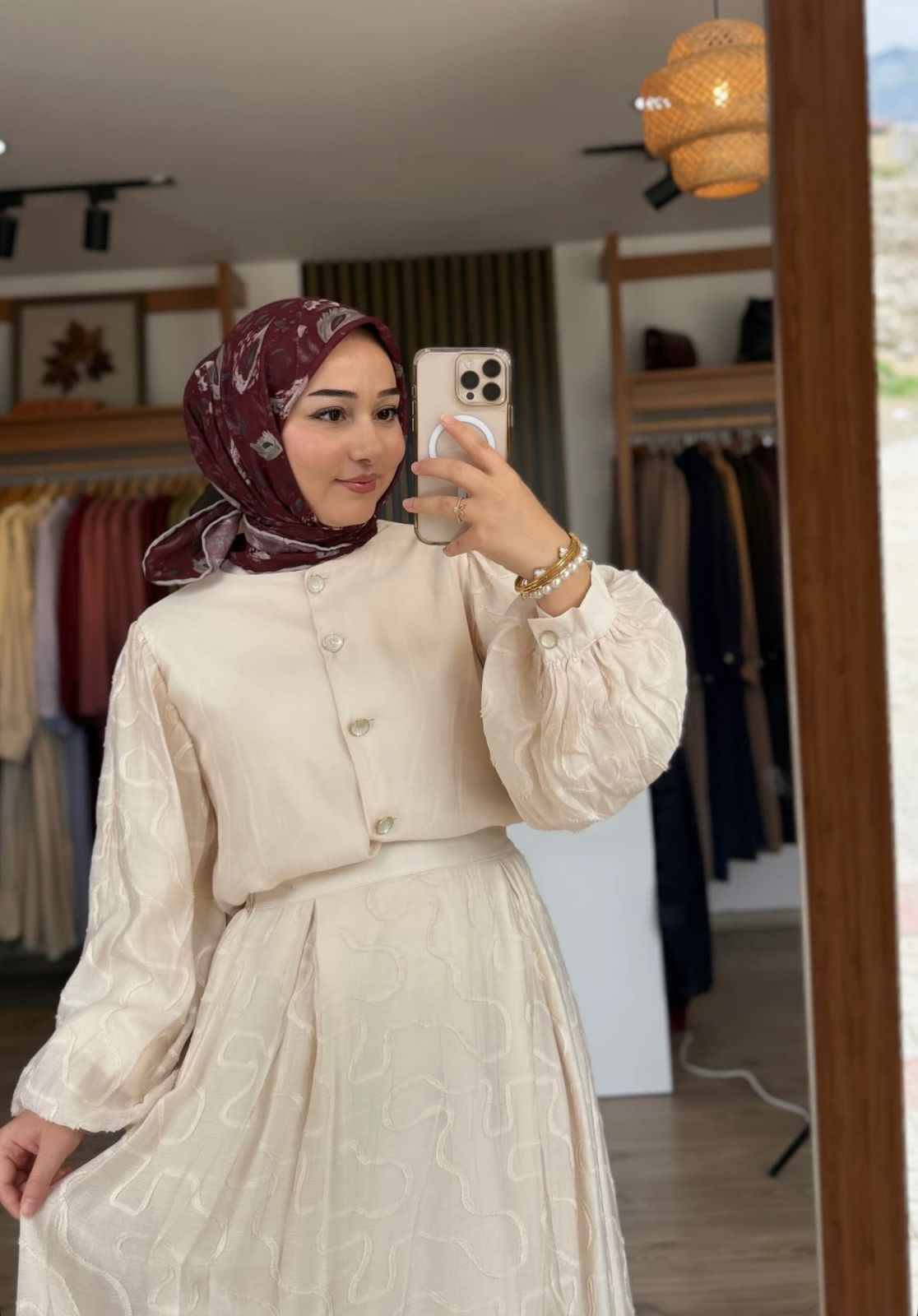 Yeni Başarıyı Elde Etmiş Kadın Escort Nazlı
